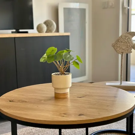 Elegant 2 Bedroom With Big Terrace And Garage 滨海卡涅