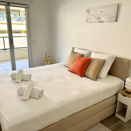 Elegant 2 Bedroom With Big Terrace And Garage