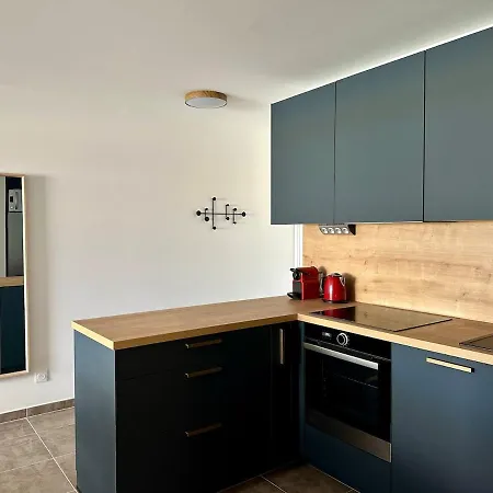 Elegant 2 Bedroom With Big Terrace And Garage