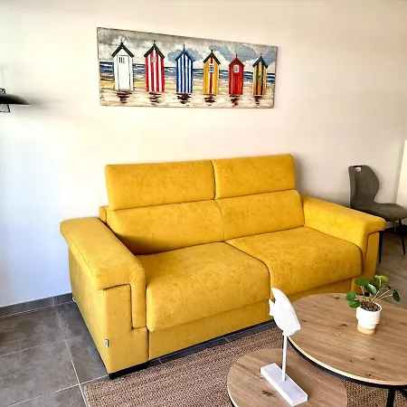 Elegant 2 Bedroom With Big Terrace And Garage 滨海卡涅
