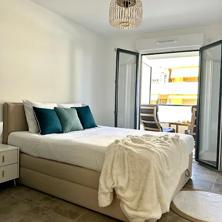 Elegant 2 Bedroom With Big Terrace And Garage 滨海卡涅